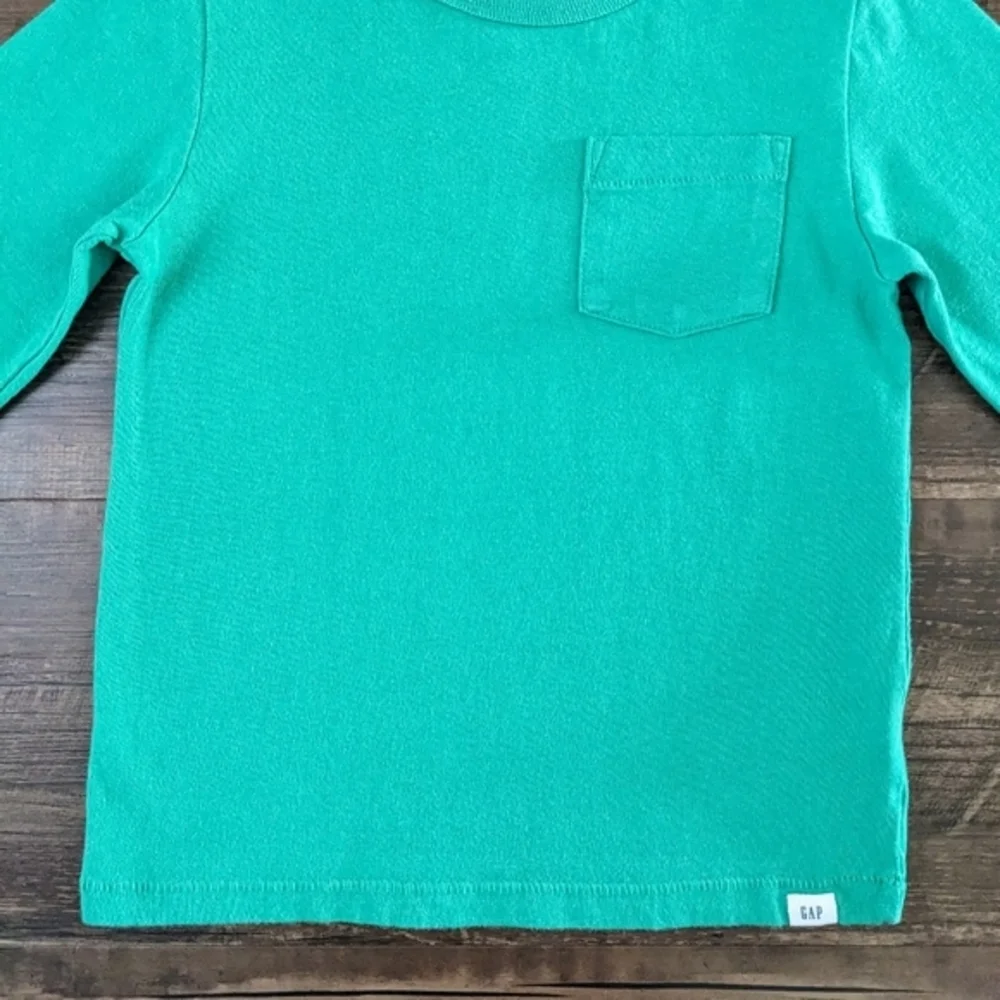 GAP tee shirt